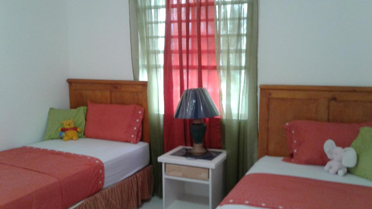 Edtricias Apartments Christ Church Extérieur photo